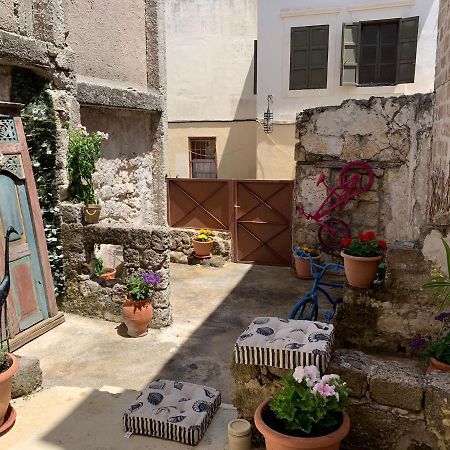 Villa Butterfly Rhodes Old Town House à Rhodes City Extérieur photo